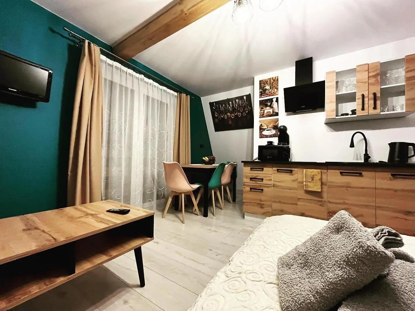 Apartament Na Strychu U Babci ザコパネ 0*,  ポーランド